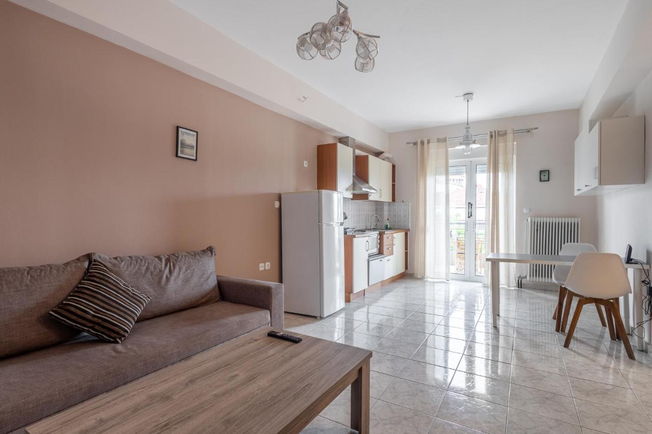 Central Apartment With Parking Larissa Exteriér fotografie